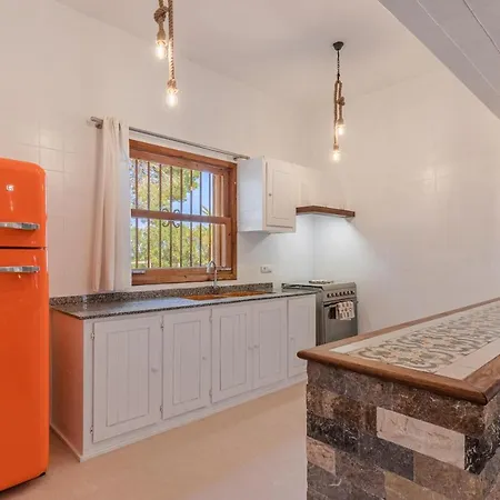 S'escodra Holiday home