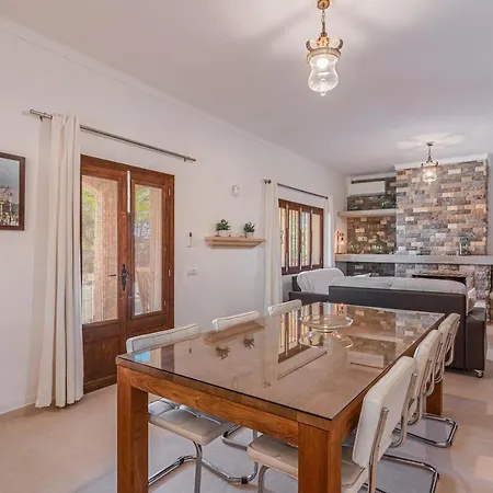 S'escodra Holiday home